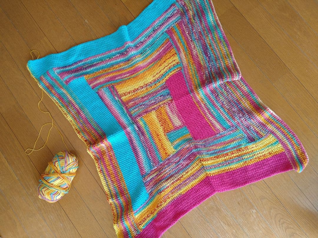 opal毛糸 レベッカさん　細編みブランケット　制作途中