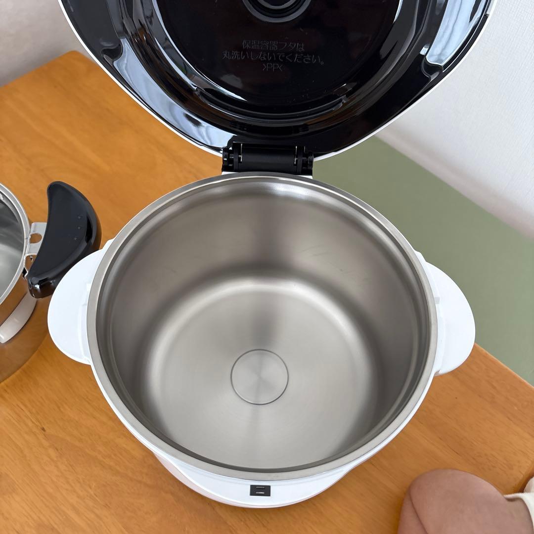 【未使用品】サーモス KBK-3000 ホワイト　シャトルシェフ 3.0L