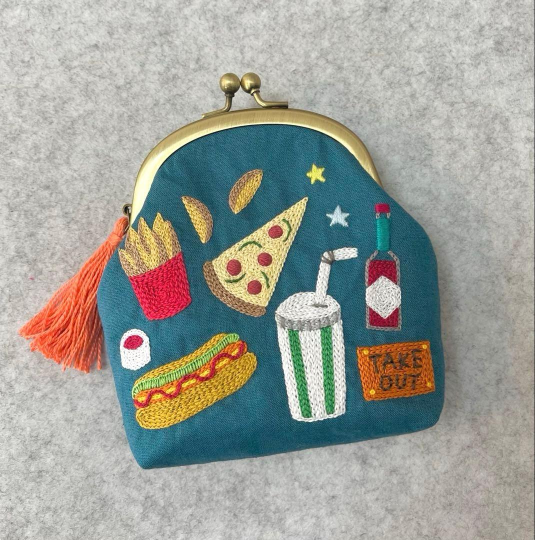 ハンドメイド　手刺繍　がま口ポーチ☆楽一番です