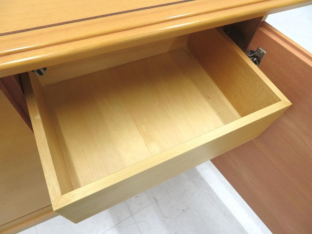 美品　天童木工　サクラ材　サイドボード　収納　キャビネット　チェスト　モダン