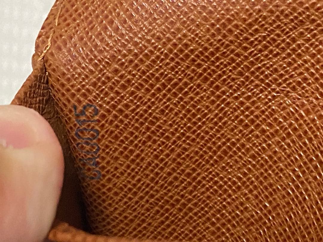 ルイヴィトン モノグラム ポルトモネ ビエ トレゾール 二つ折り財布