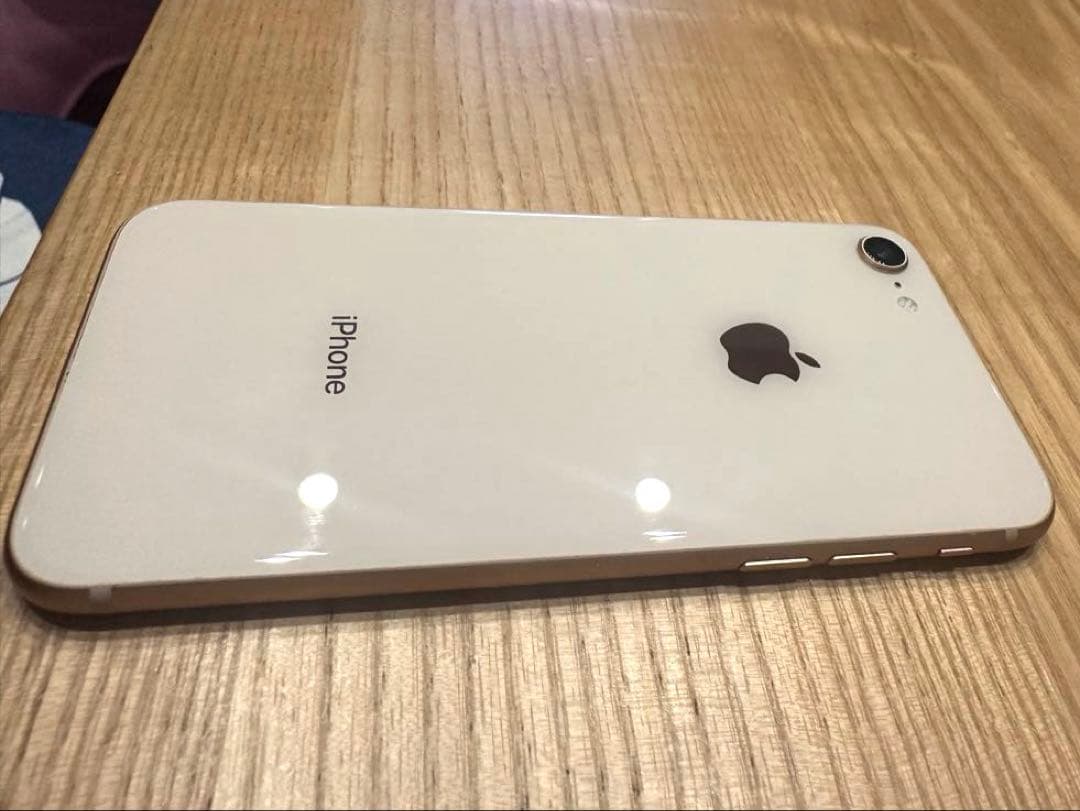 iPhone8 64GB ゴールド　Apple SIMフリー