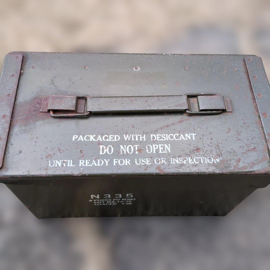 米軍放出品　N335装薬・M557信管　保管輸送弾薬箱　ベトナム戦争使用品