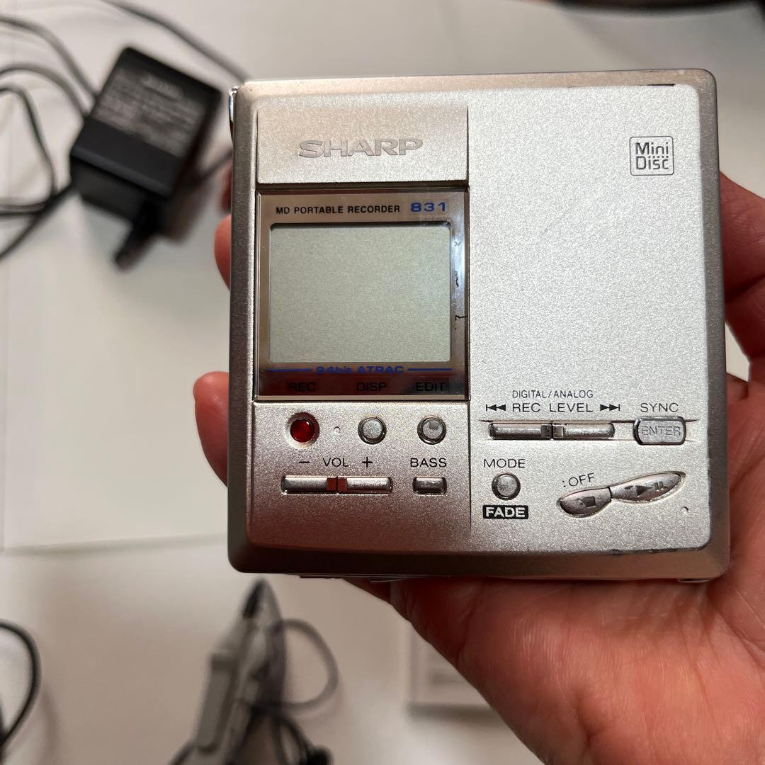 SHARP シャープ【MDポータプルレコーダー　MD-MT831-S】