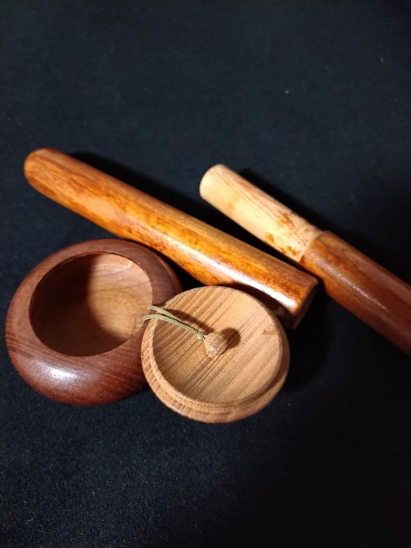 煙草とパイプ入れアンテーク 根付。