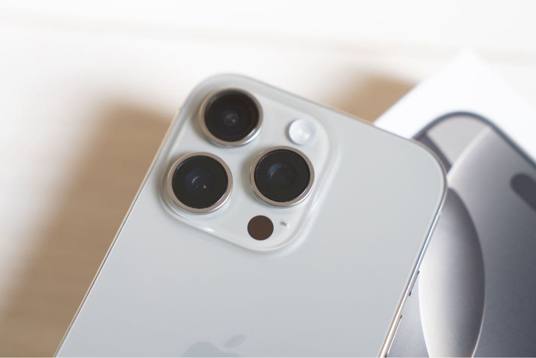 超美品　iPhone16 Pro ナチュラルチタニウム 512GB SIMフリー