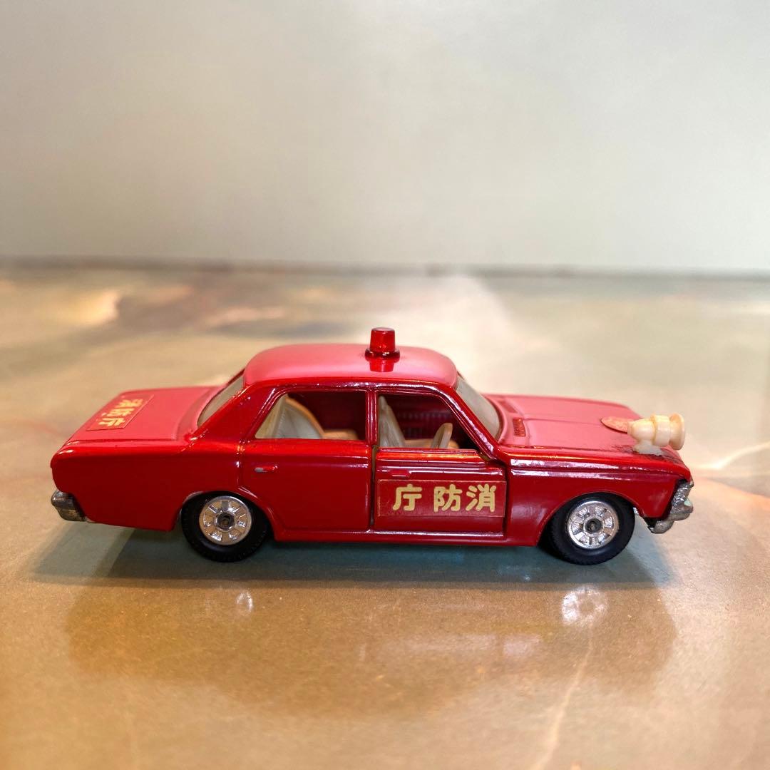 トミカNO.27 トヨタクラウンファイアチーフカー 裏板はめこみ式 日本製