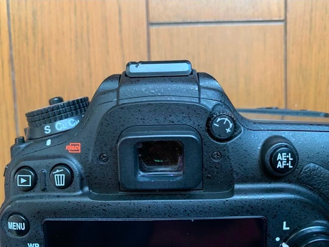 Nikon D7100 ボディ + WU1-s 付属品+レンズ付き