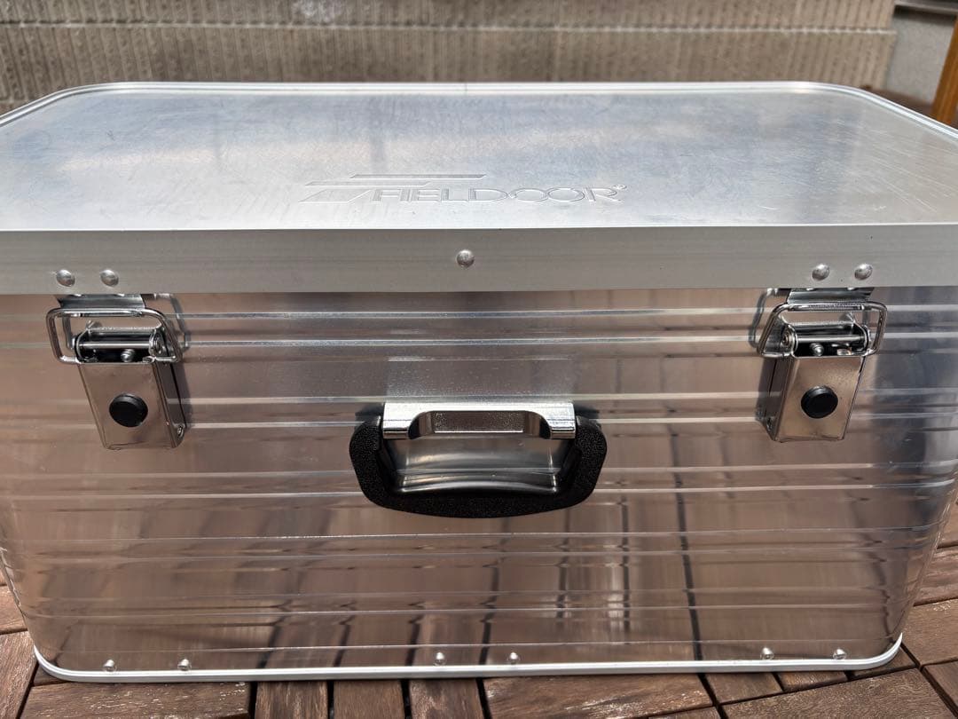 FIELDOOR アルミコンテナボックス Mサイズ（ペグハンマー、ロープ付き）