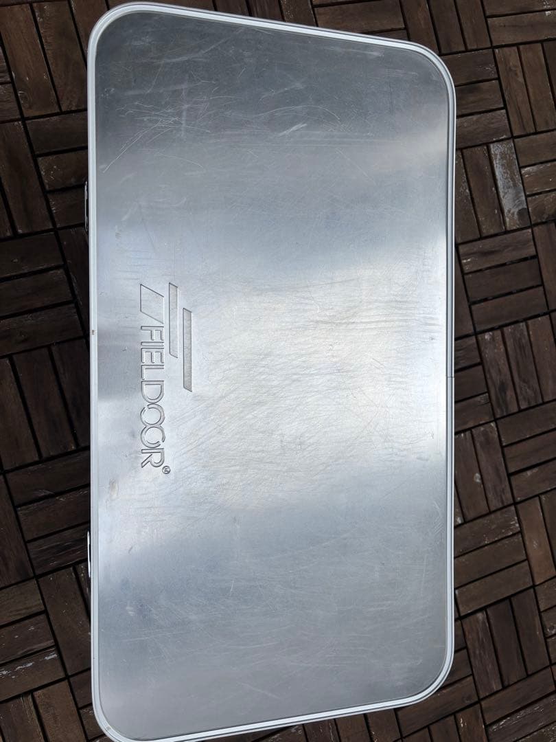 FIELDOOR アルミコンテナボックス Mサイズ（ペグハンマー、ロープ付き）