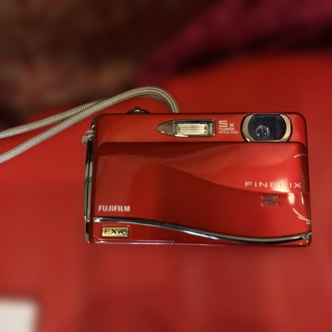 Fujifilm FinePix Z レッド