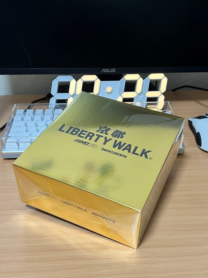 リバティウォーク！京都限定版！RX7ゴールド！