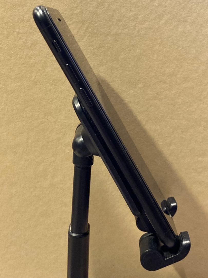 iPhoneSE2 128GB SIMフリー バッテリー100%