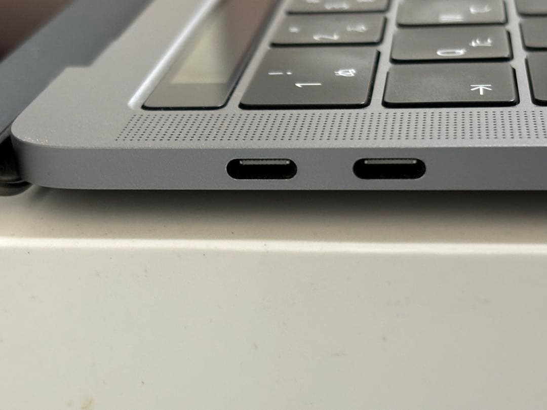 極美品* MacBook Pro 2018 13.3inch 8g 512M
