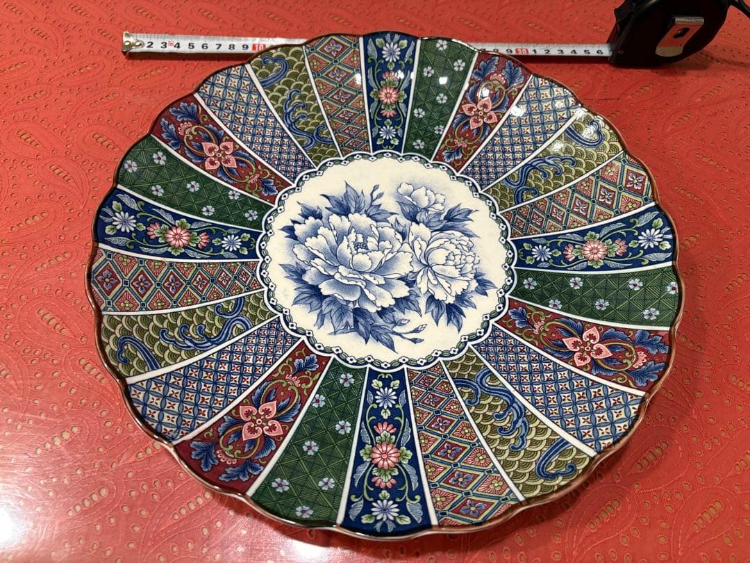 多色花柄陶磁器皿 直径約32cmと他2種類 (合計３種類)