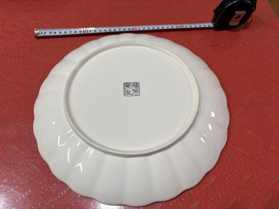 多色花柄陶磁器皿 直径約32cmと他2種類 (合計３種類)