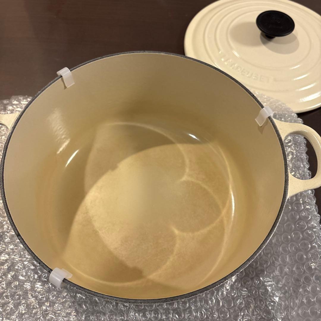 ◆ ル・クルーゼ ココットロンド 24cm ◆ ホワイト