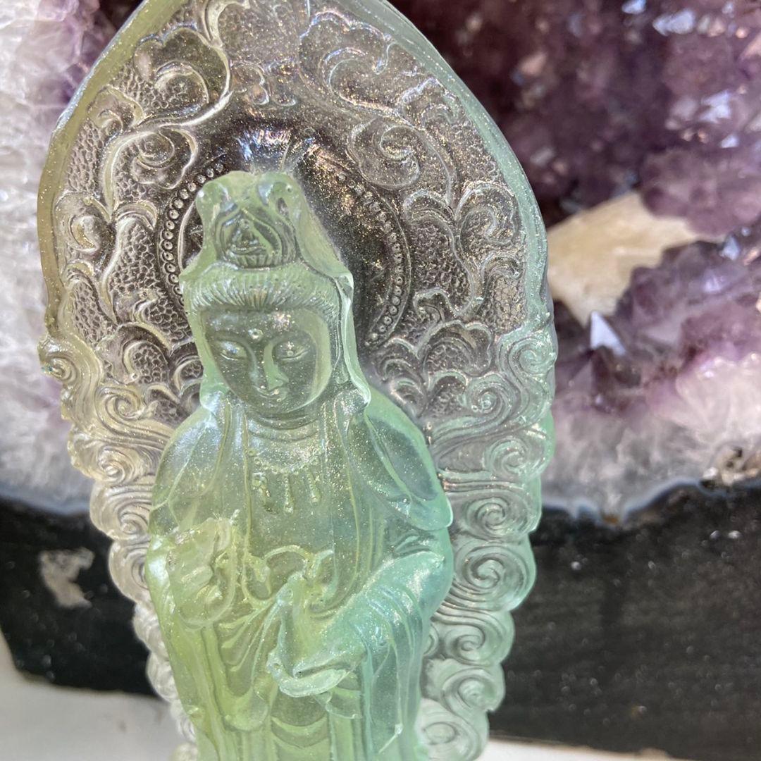 【パワースポットで浄化】観音　レジン　観音像　グリーン　グラデーション