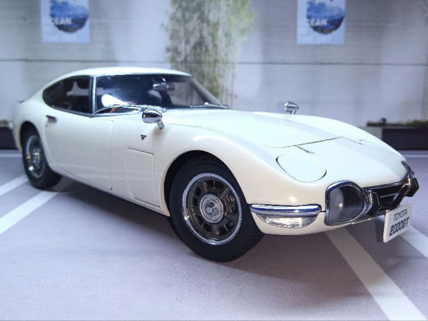 オートアート製 1/18 トヨタ2000 GT 訳あり
