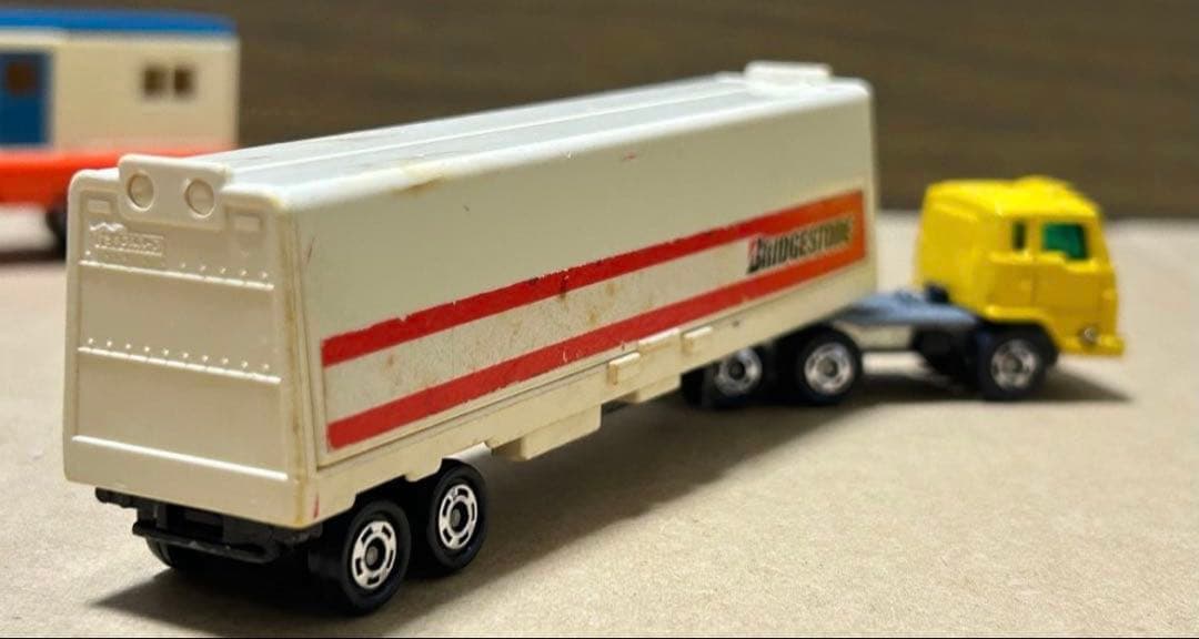 ロングトミカ いすゞ V12 ウイングルーフトレーラー 黄ヘッド