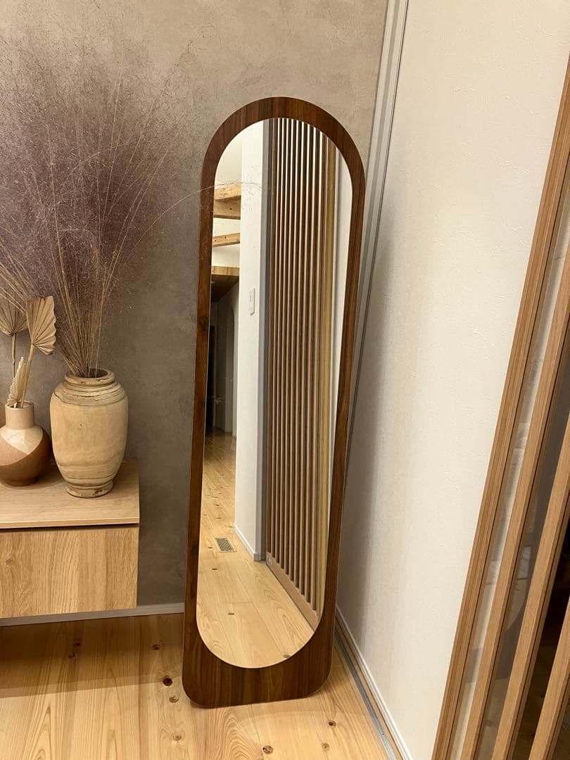 【スタンドミラー】韓国風⁂木製フレーム（丸型と角型の2種からお選び下さい♩）