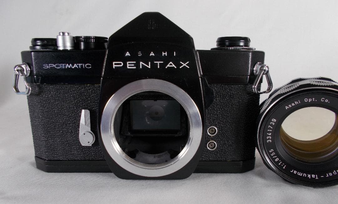 フィルムカメラ 整備済　 Pentax SP + レンズ f/1.8　D289