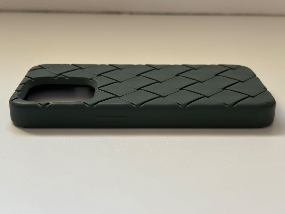 【美品】BOTTEGA VENETA iPhone14 Pro ケース　包装付