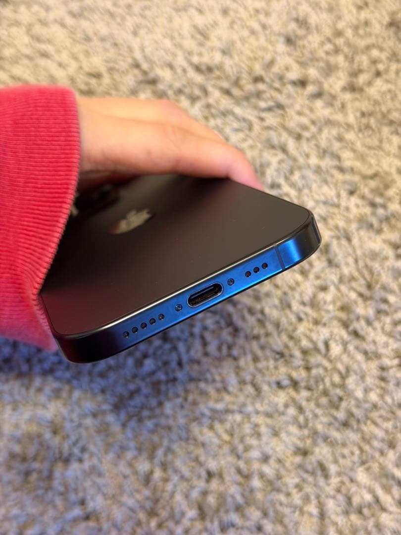 iPhone16 pro ブラックチタニウム 512GB　美品