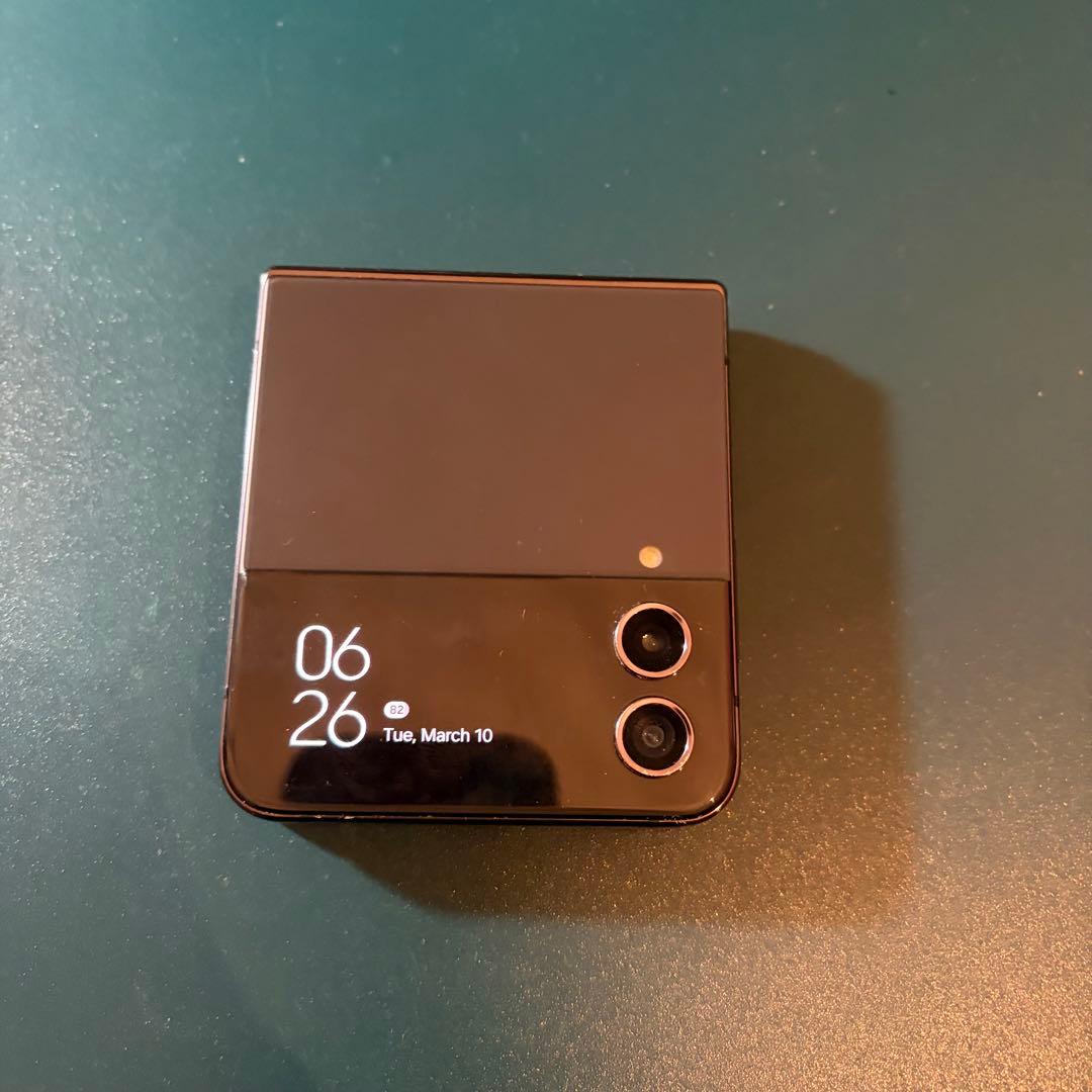 スマートフォン本体 Samsung Galaxy Z Flip4 8GB+128GB