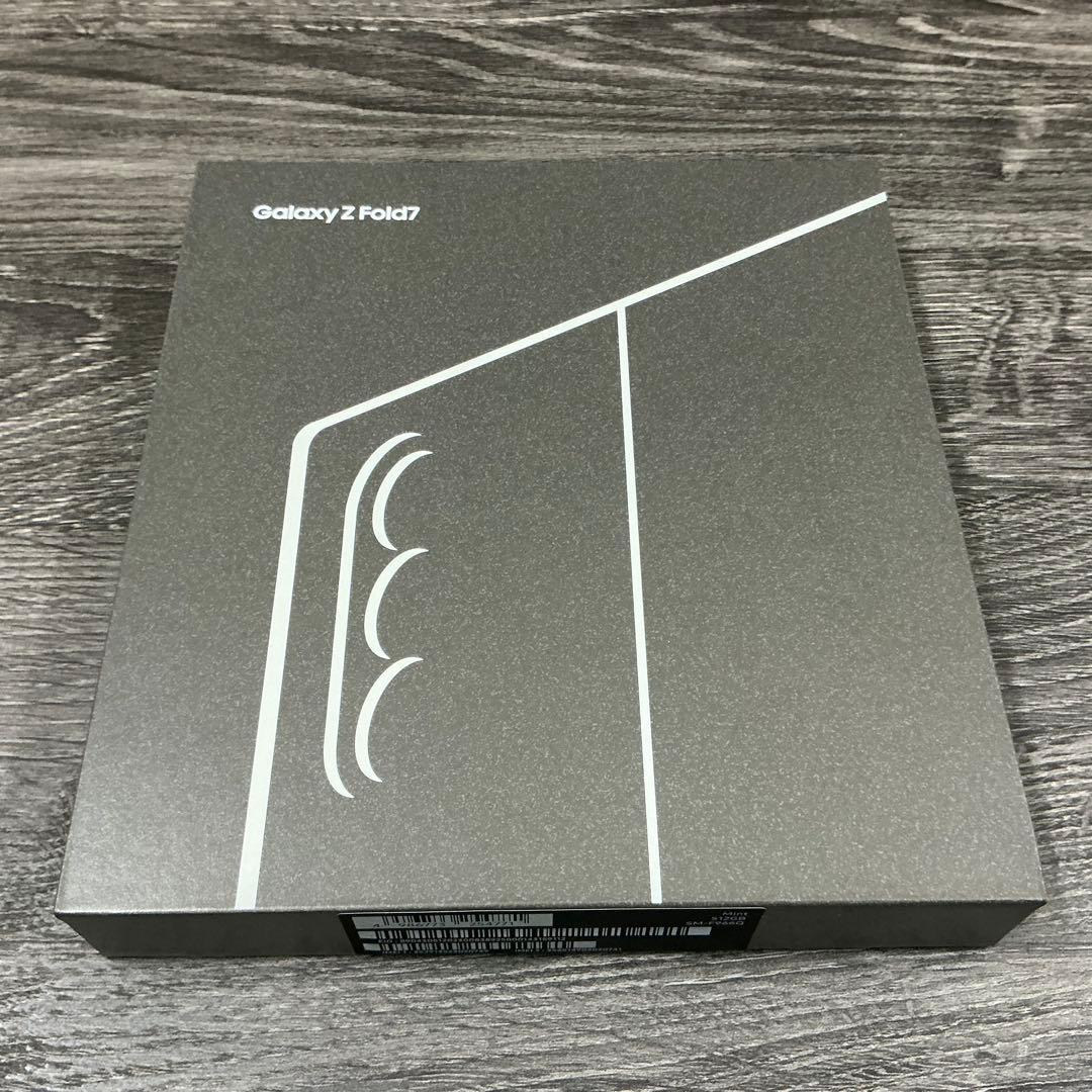 【年末セール】Galaxy Z Fold7 512GB + Buds3他多数あり