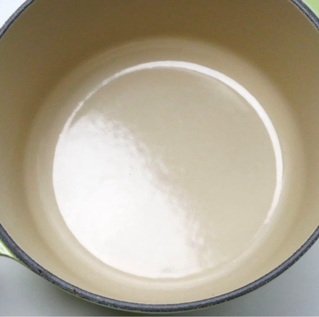 【美品】LE CREUSET　ココット ロンド フルーツグリーン　16cm