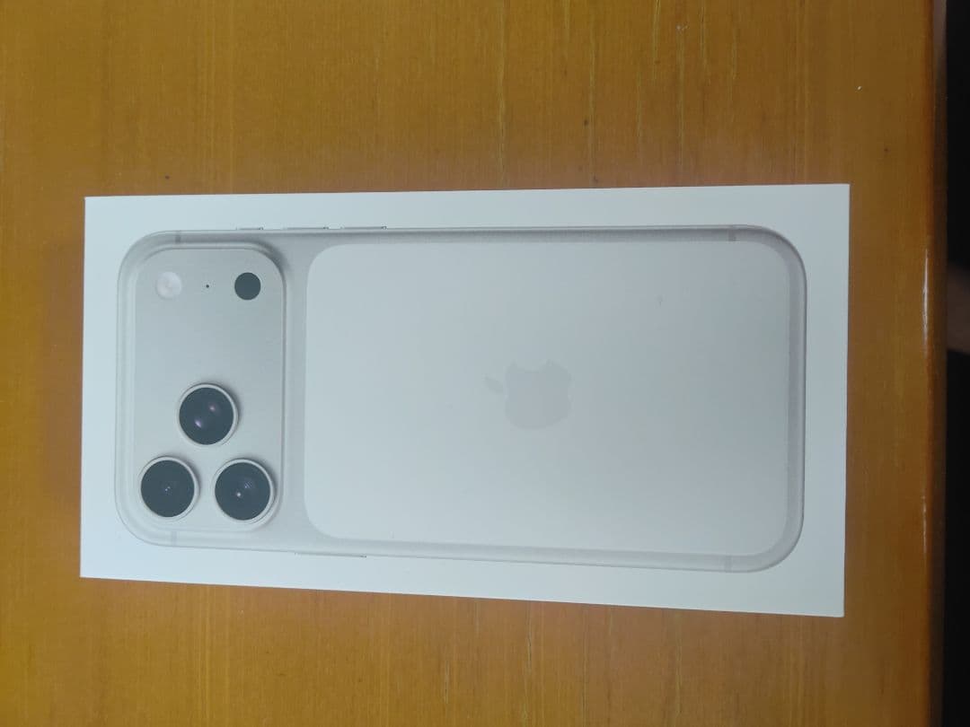 iPhone 17 Pro Max 256GB シルバー SIMフリー ケース付