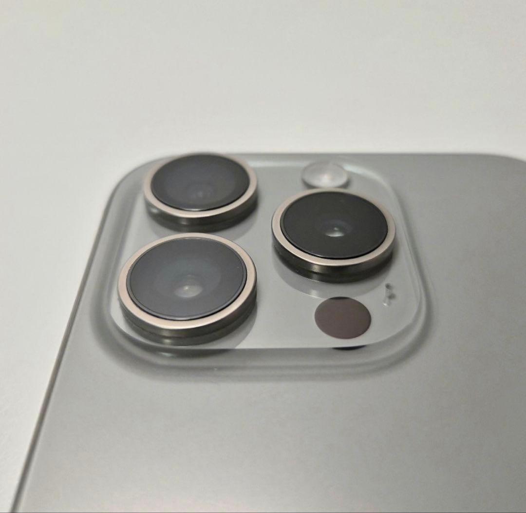 極美品 室内利用のみ iPhone15Pro 128GB ナチュラルチタニウム