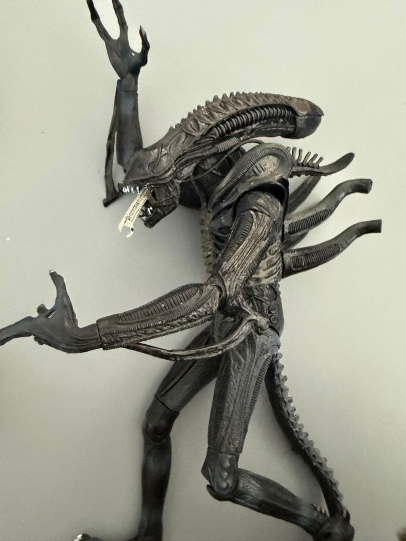 エイリアンフィギュア 可動式 ブラック