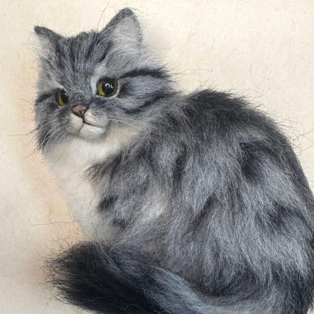 羊毛フェルト猫 サバトラ猫(ロングコート)ブローチ