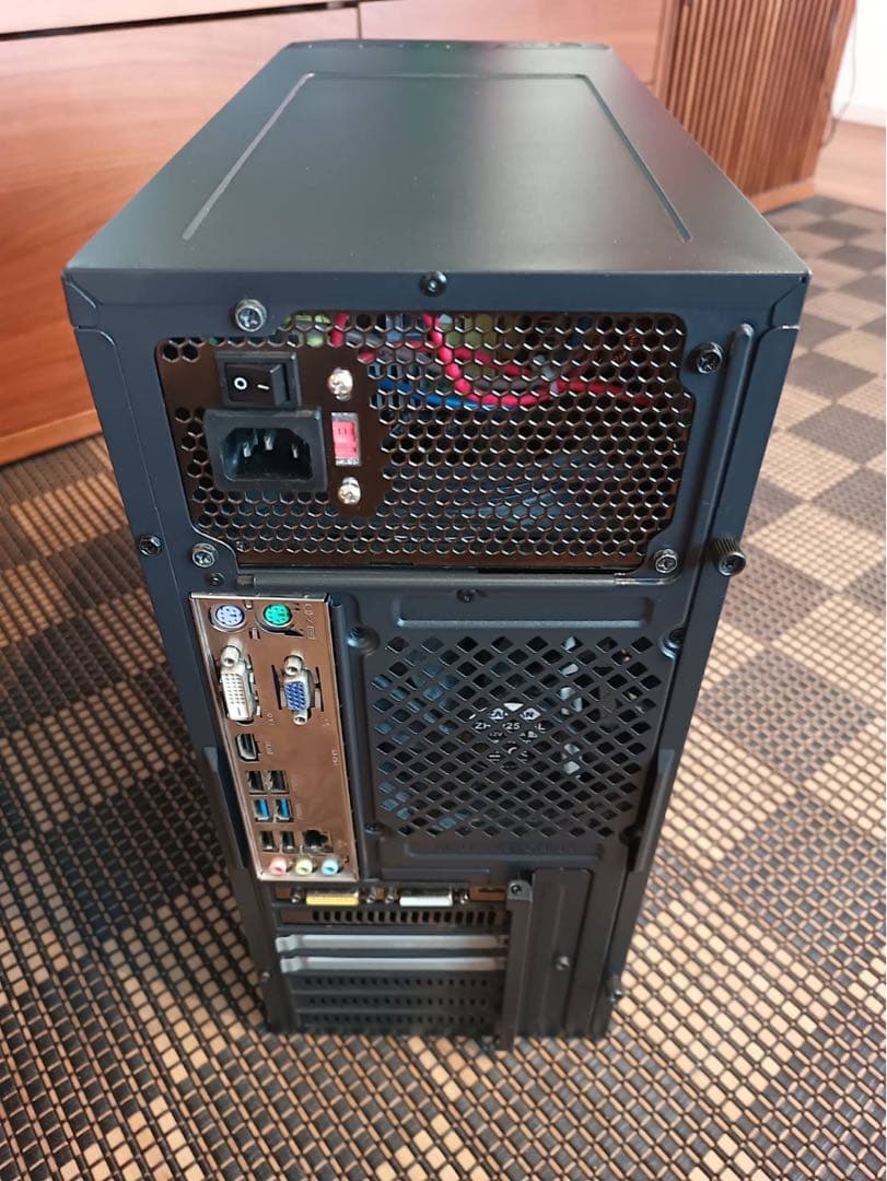 Windows11最新(25h2)認証 ZALMANケース使用デスクトップPC