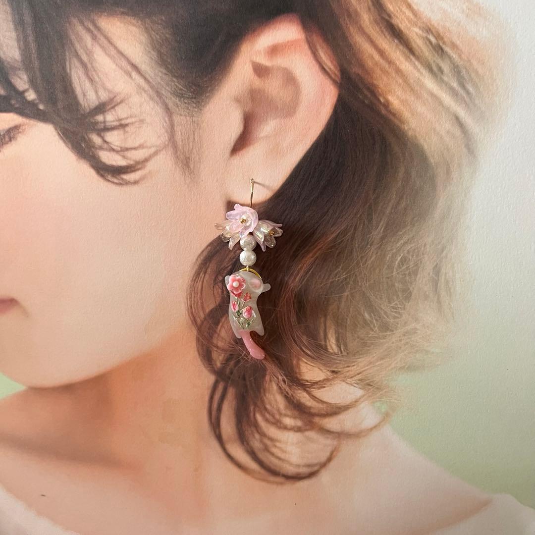☆❤️ チューリップ　レジン　猫　ねこ　パール　ピアス　イヤリング　チャーム