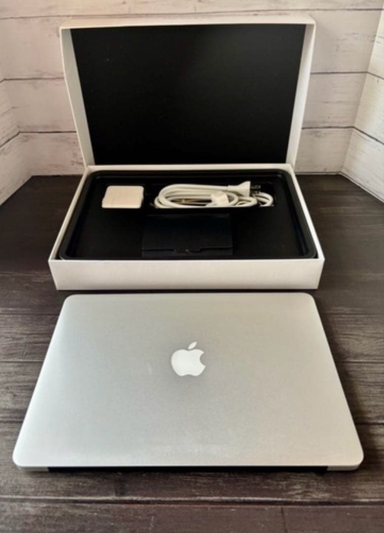 美品MacBook本体2015充電器付き