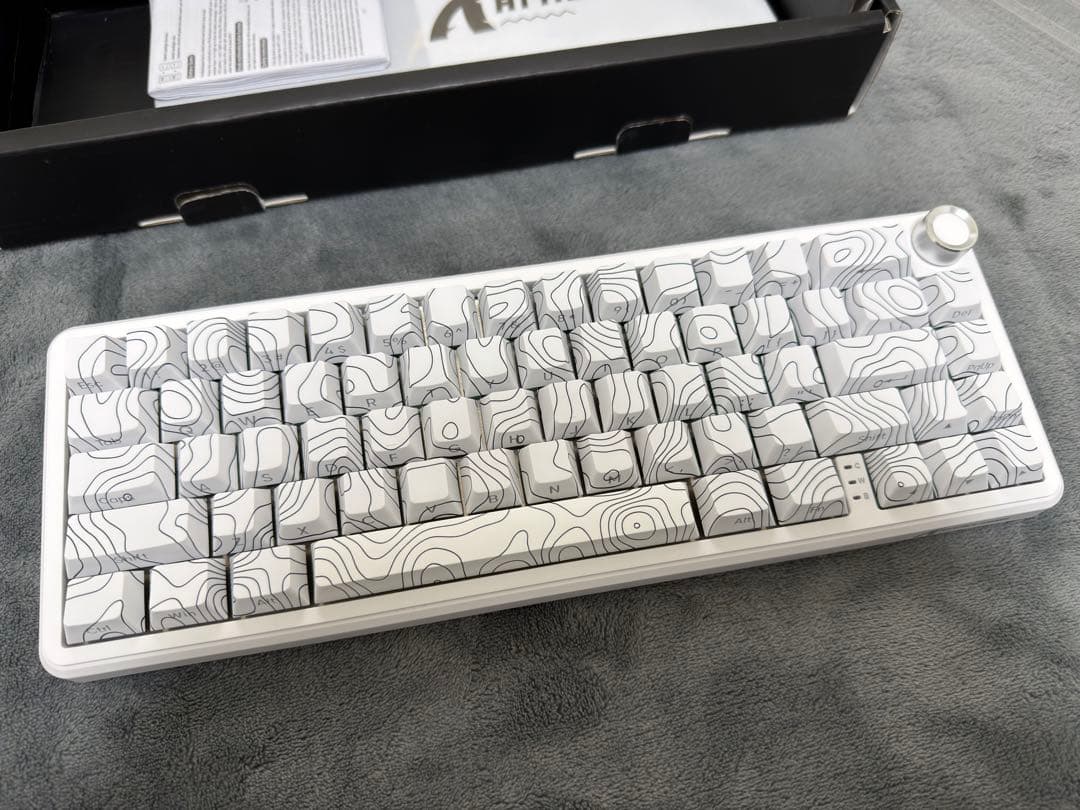 ほぼ新品 ATTACK SHARK X65 PRO HE 磁気軸 ホワイト