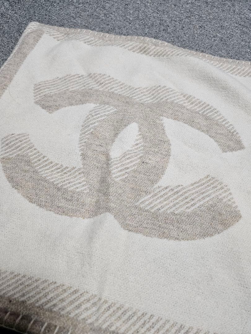 [値下げ中] CHANEL CCロゴ クッションカバー ベージュ シャネル