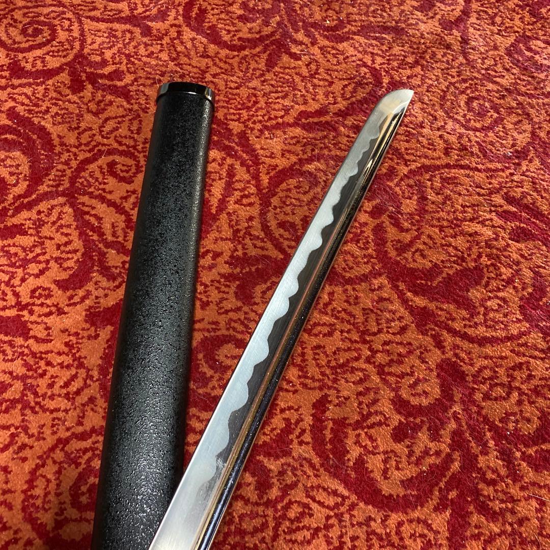 高級模造刀(刀袋付) 黄色柄黒鮫皮 龍彫透し銀丸鍔 黒梨地鞘