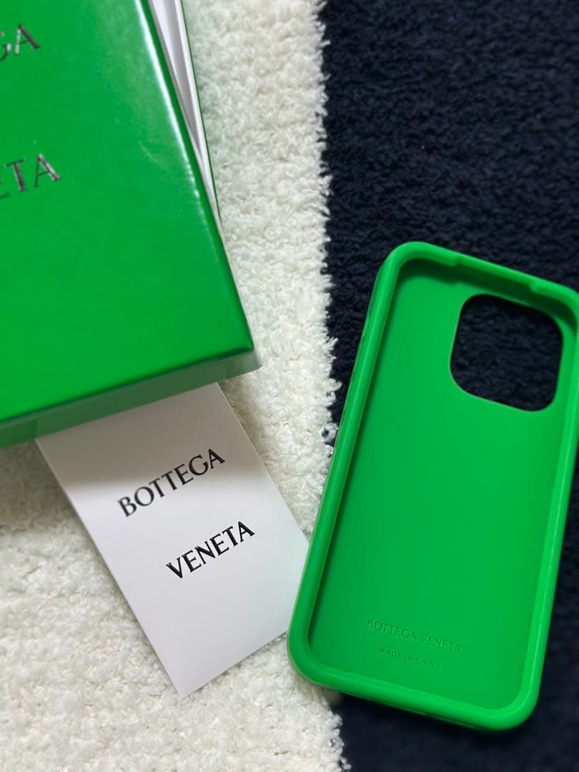 BOTTEGA VENETA iPhone14proケース本体