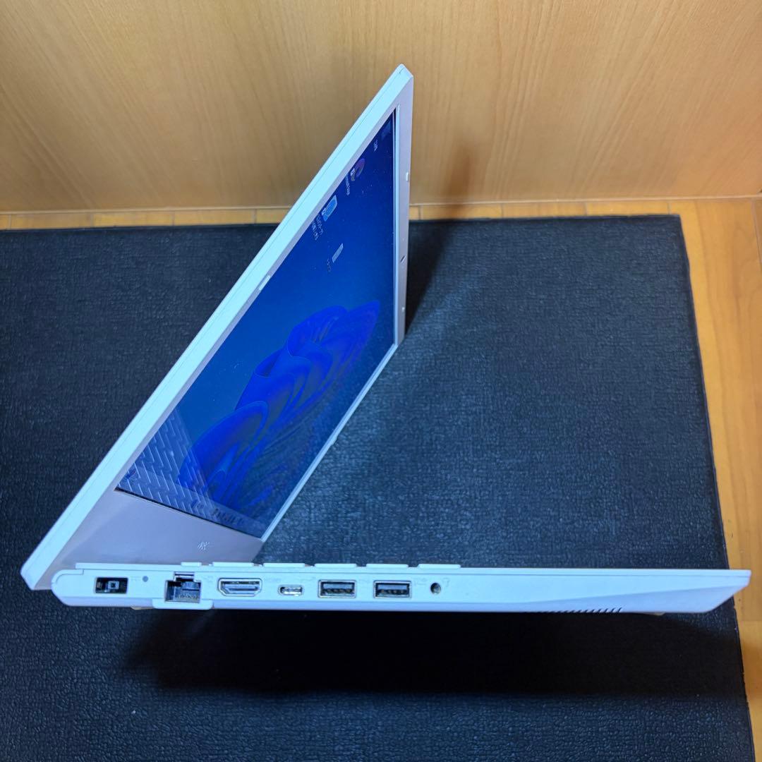 LAVIE ノートPC ホワイト AMD Ryzen7 N1565/AAW