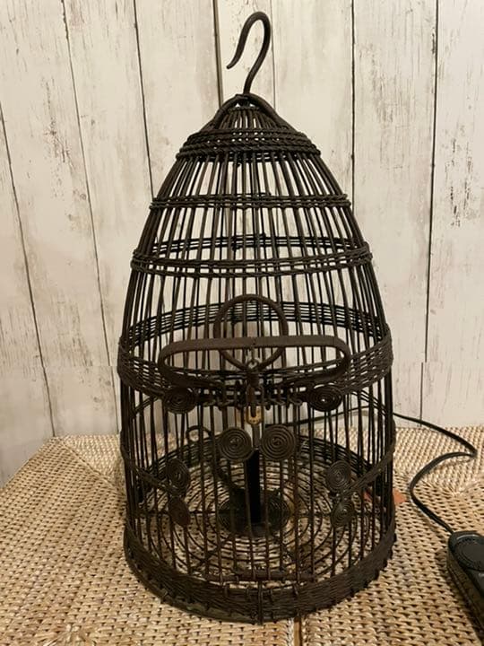 鳥籠のライト