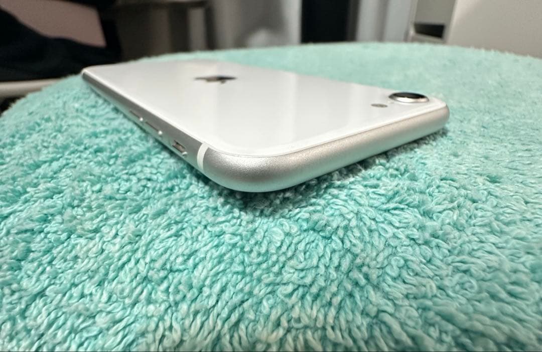 Apple iPhone SE2 128gb ホワイト SIMフリー