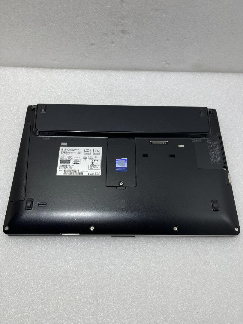 8世代i5＋SSD256G＋8Gメモリ 軽量 富士通 S938/S 持ち運び便利