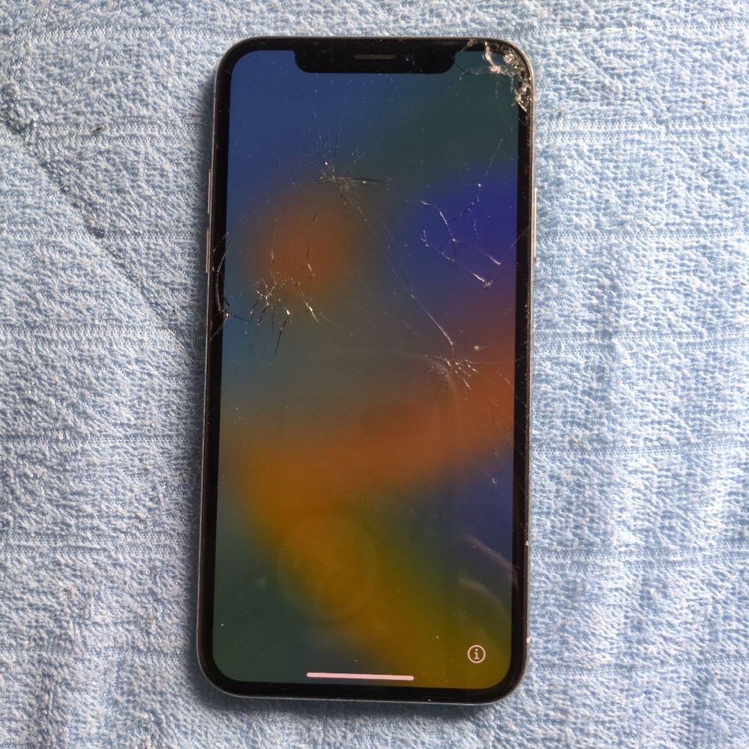 iPhone X シルバー 箱付き ケース付き 画面割れ