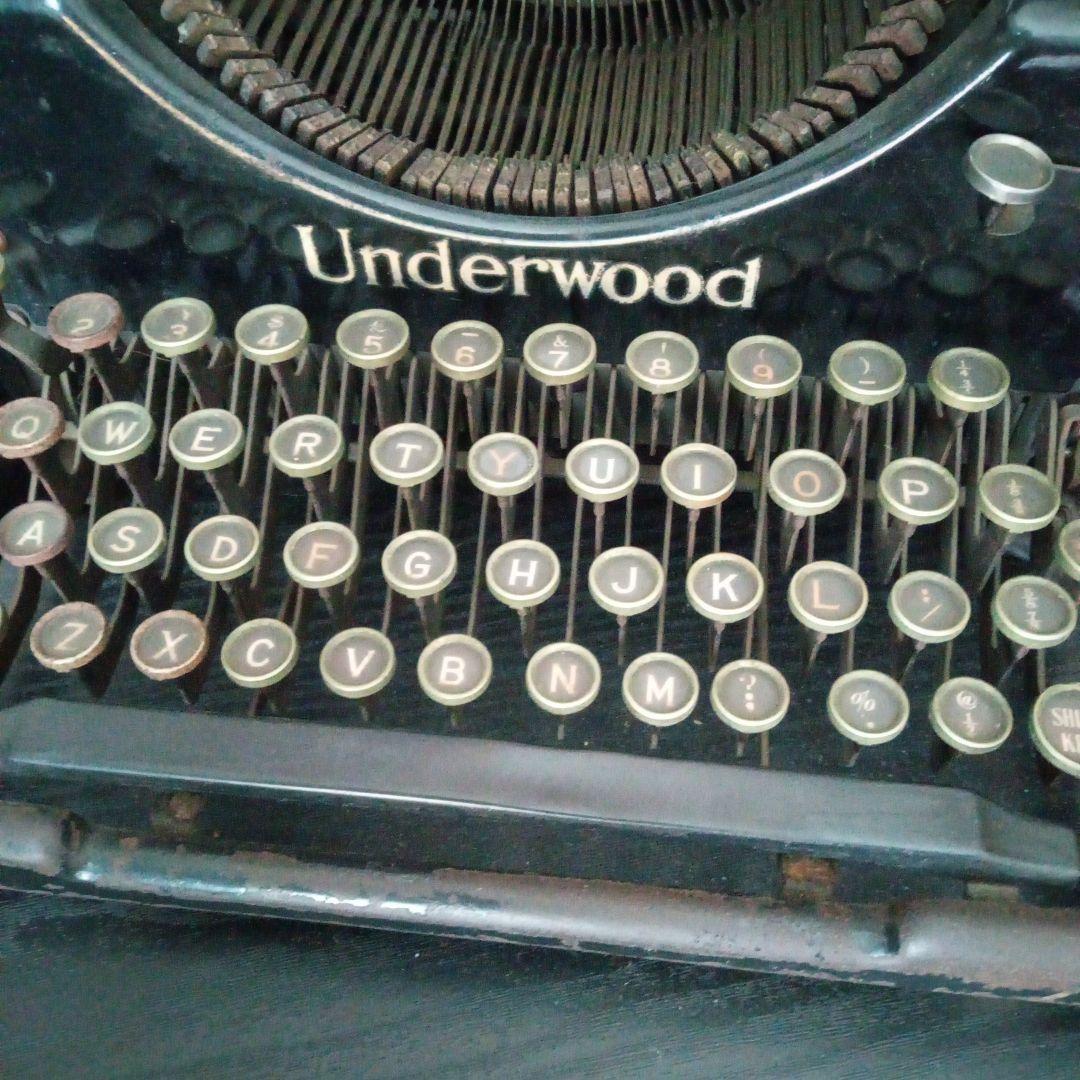 Underwood タイプライター