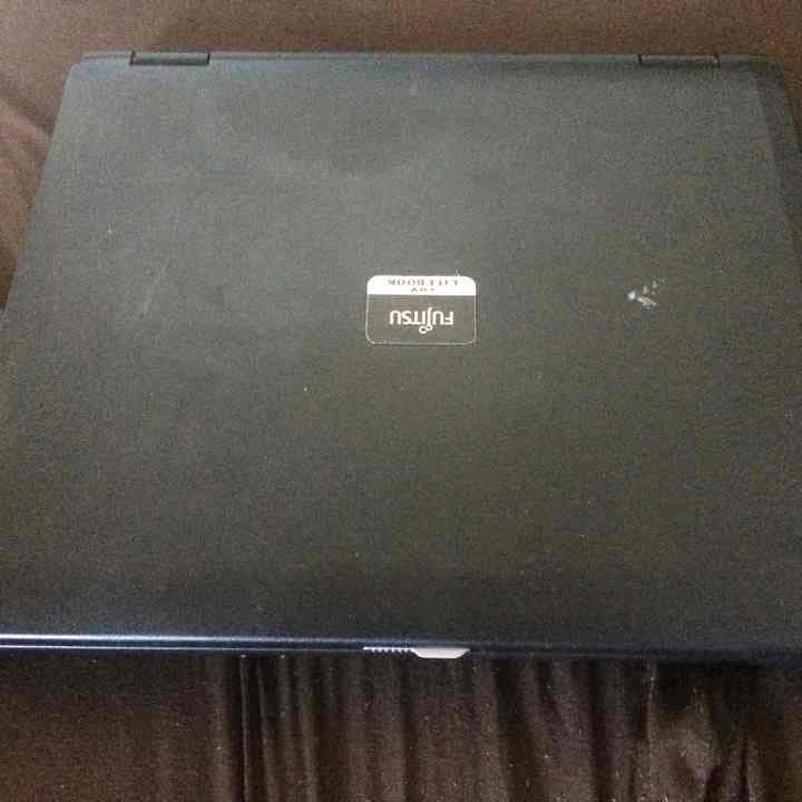 FUJITSU ノートパソコン