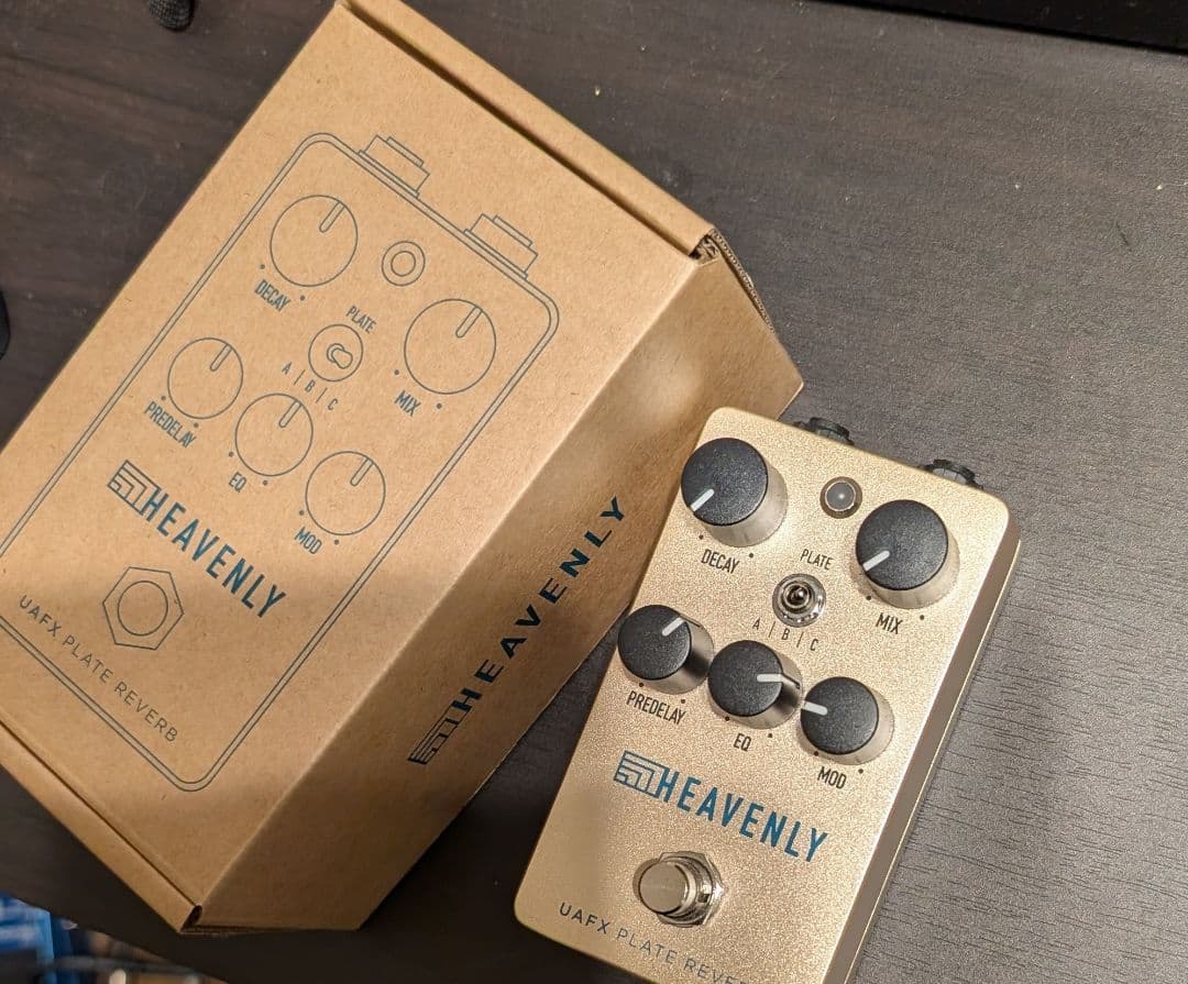 UAFX Plate Reverb ゴールド 箱付き